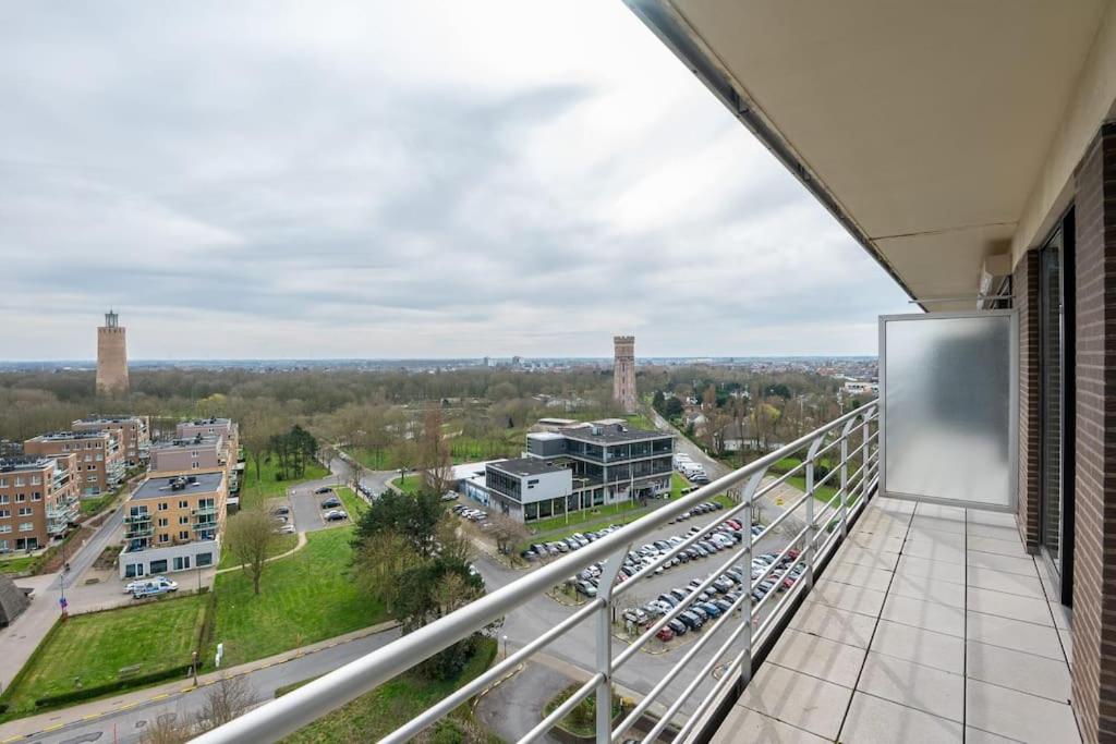 Stunning views over Ostend with garage