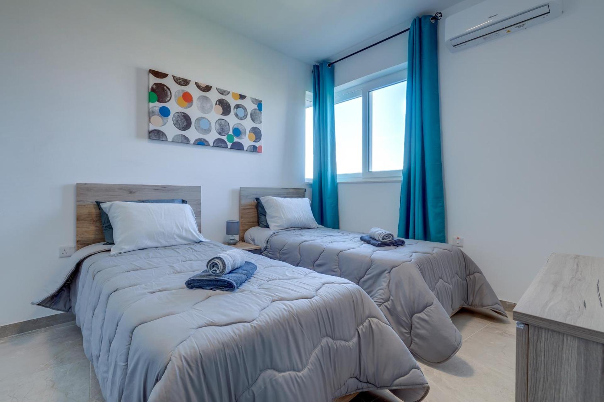 Salmar Court Holiday Apartments with Pool by Buena Vista