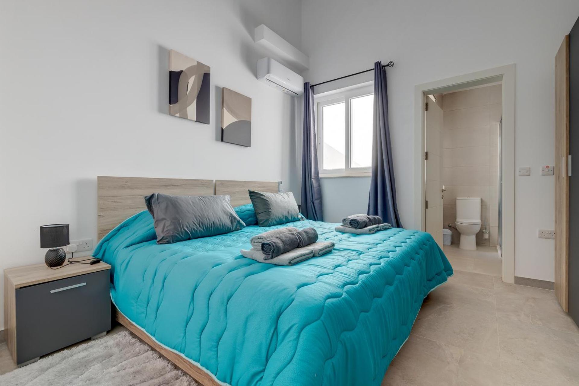 Salmar Court Holiday Apartments with Pool by Buena Vista