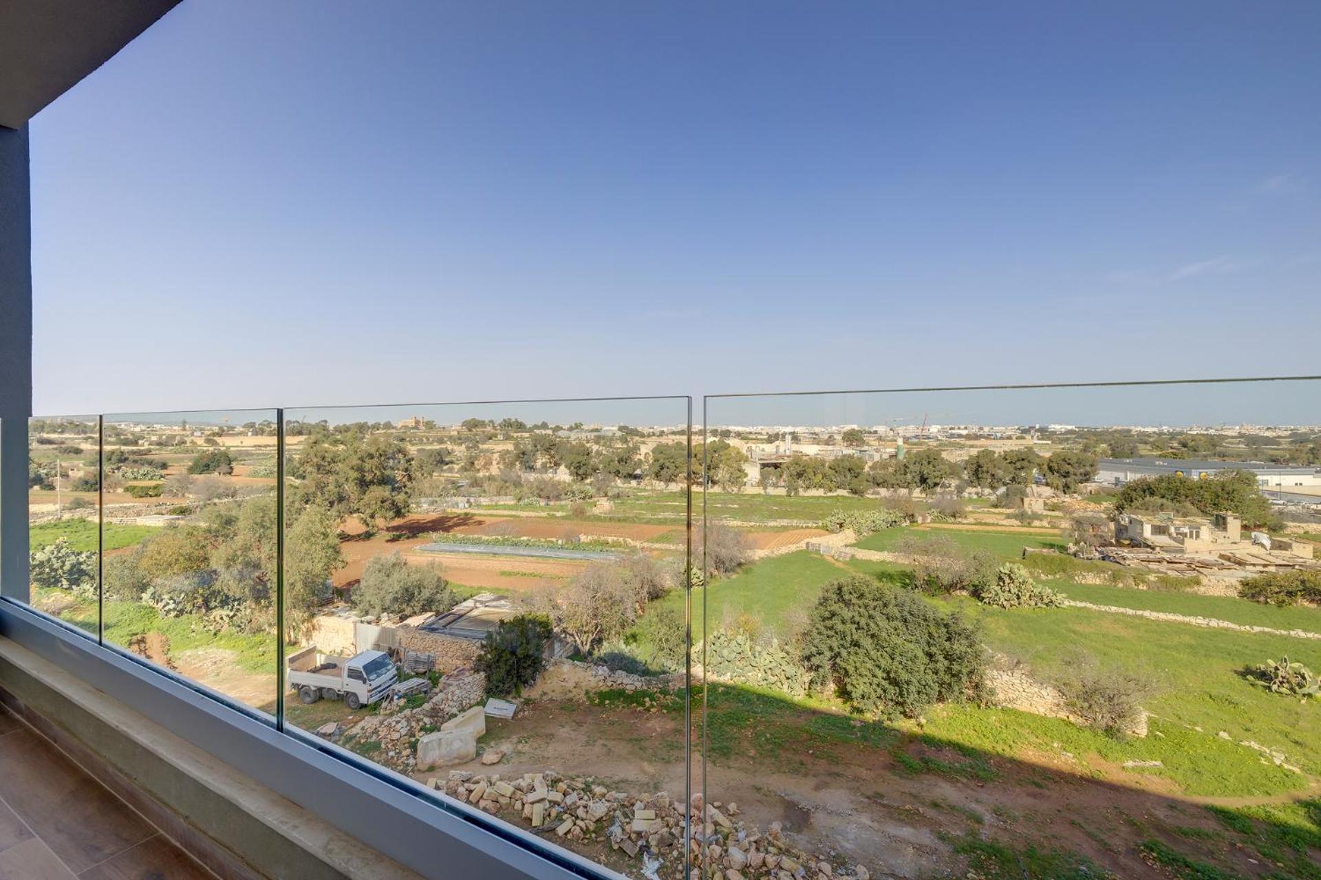 Salmar Court Holiday Apartments with Pool by Buena Vista