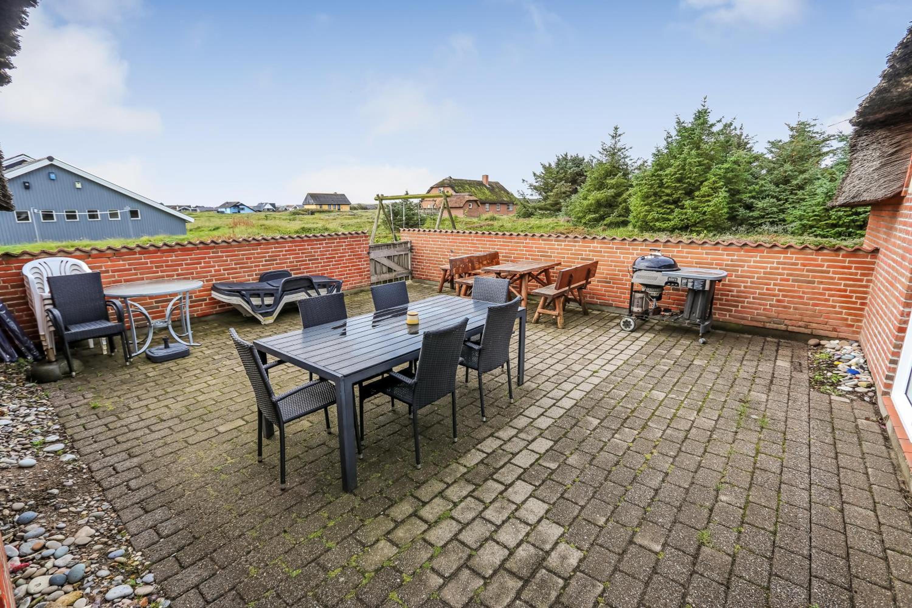 Cozy thatched cottage with pool by the sea - SJ450 view 3