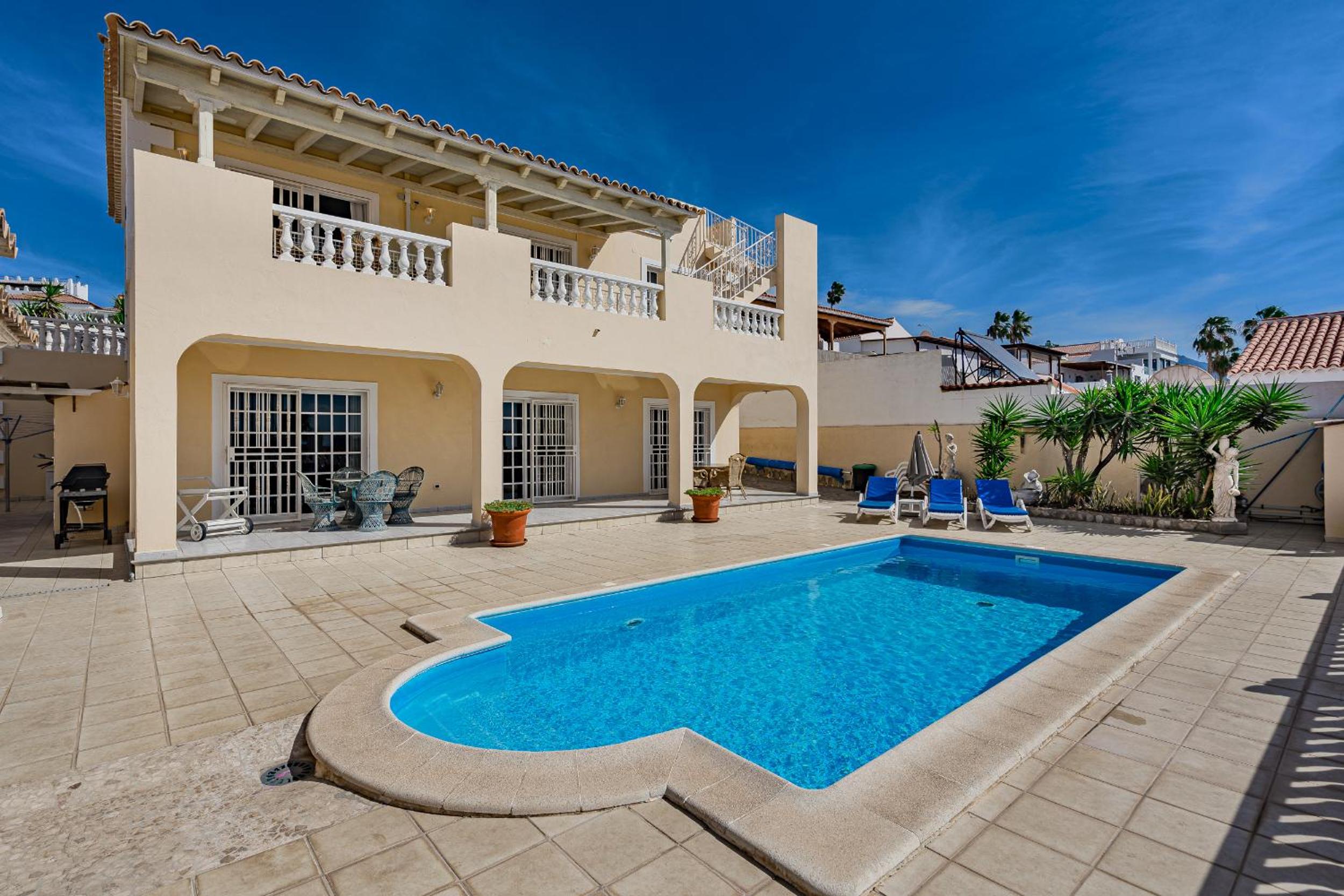 Villa El Yuka with heated pool - main view