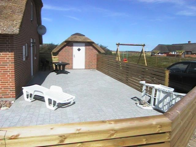 Cottage With Wood-Burning Stove By The Sea - Sj760 view 2