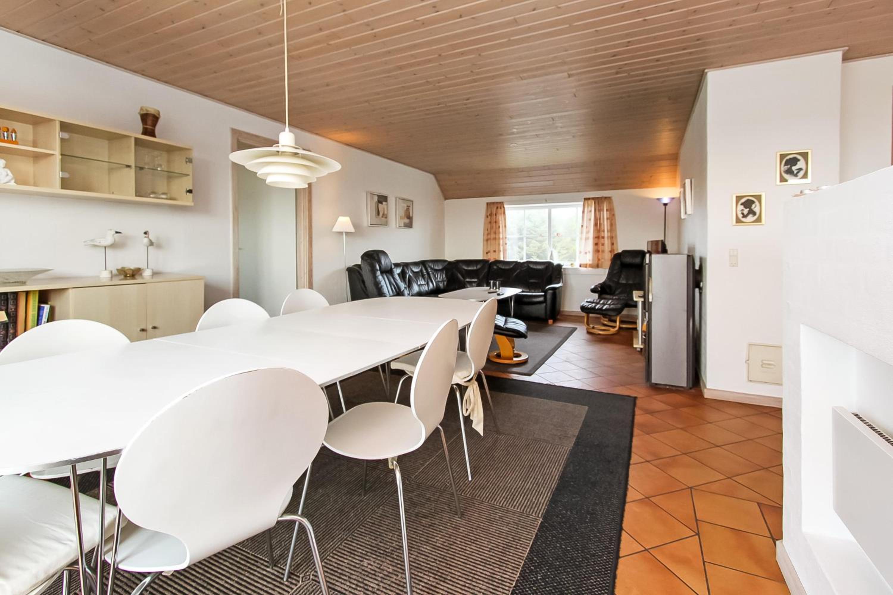 Cottage With Wood-Burning Stove By The Sea - Sj760 view 4
