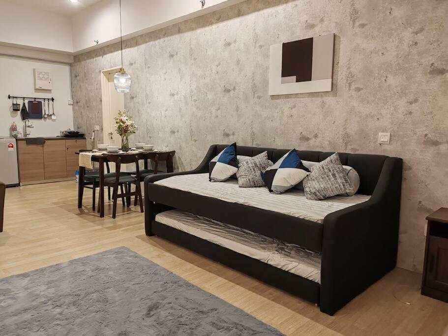 Pavillion Bukit Jalil Walk 2 mins Studio 2-4 Pax