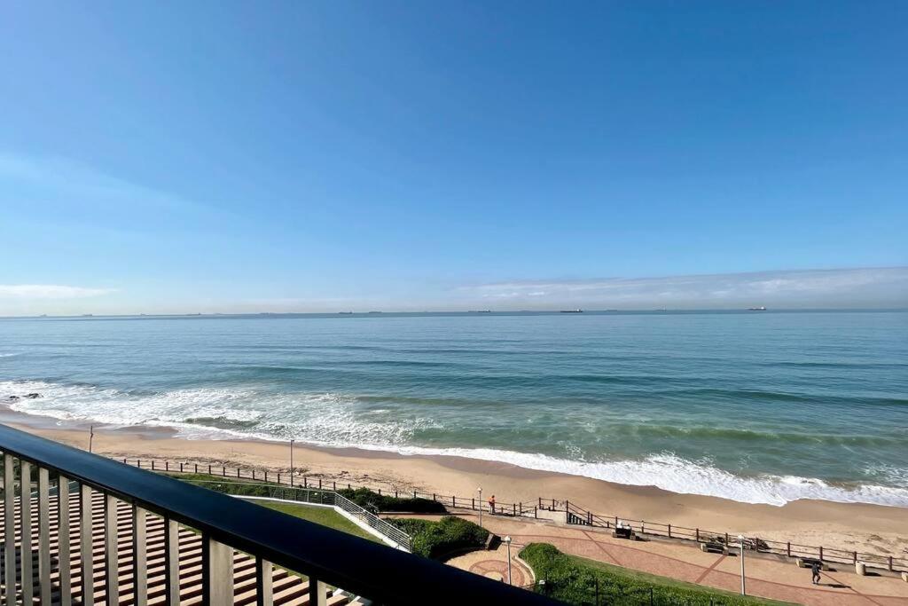 22 Bronze Beach - Stunning seaviews & beach access - 2BR Umhlanga view 2