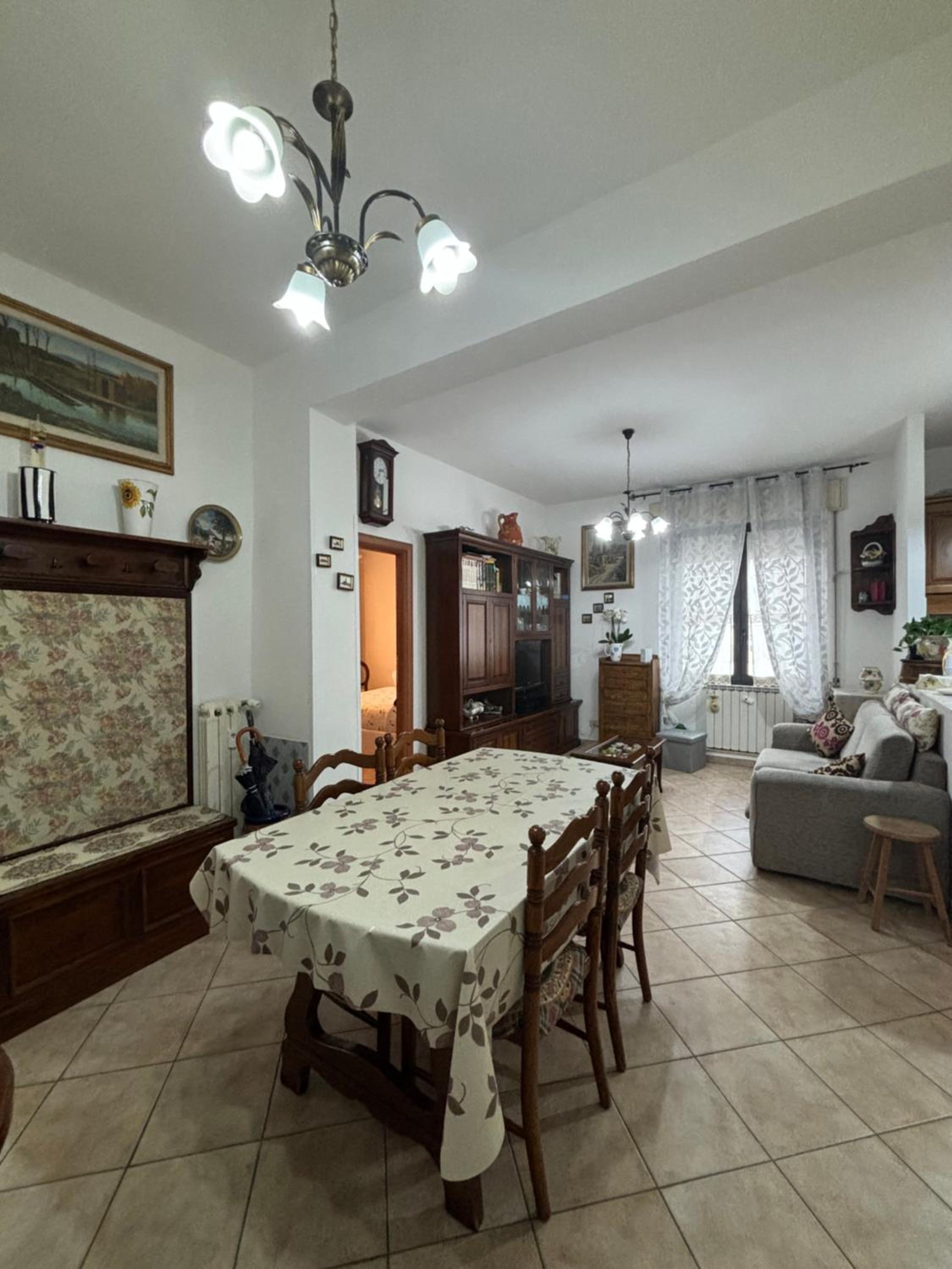 Nini House