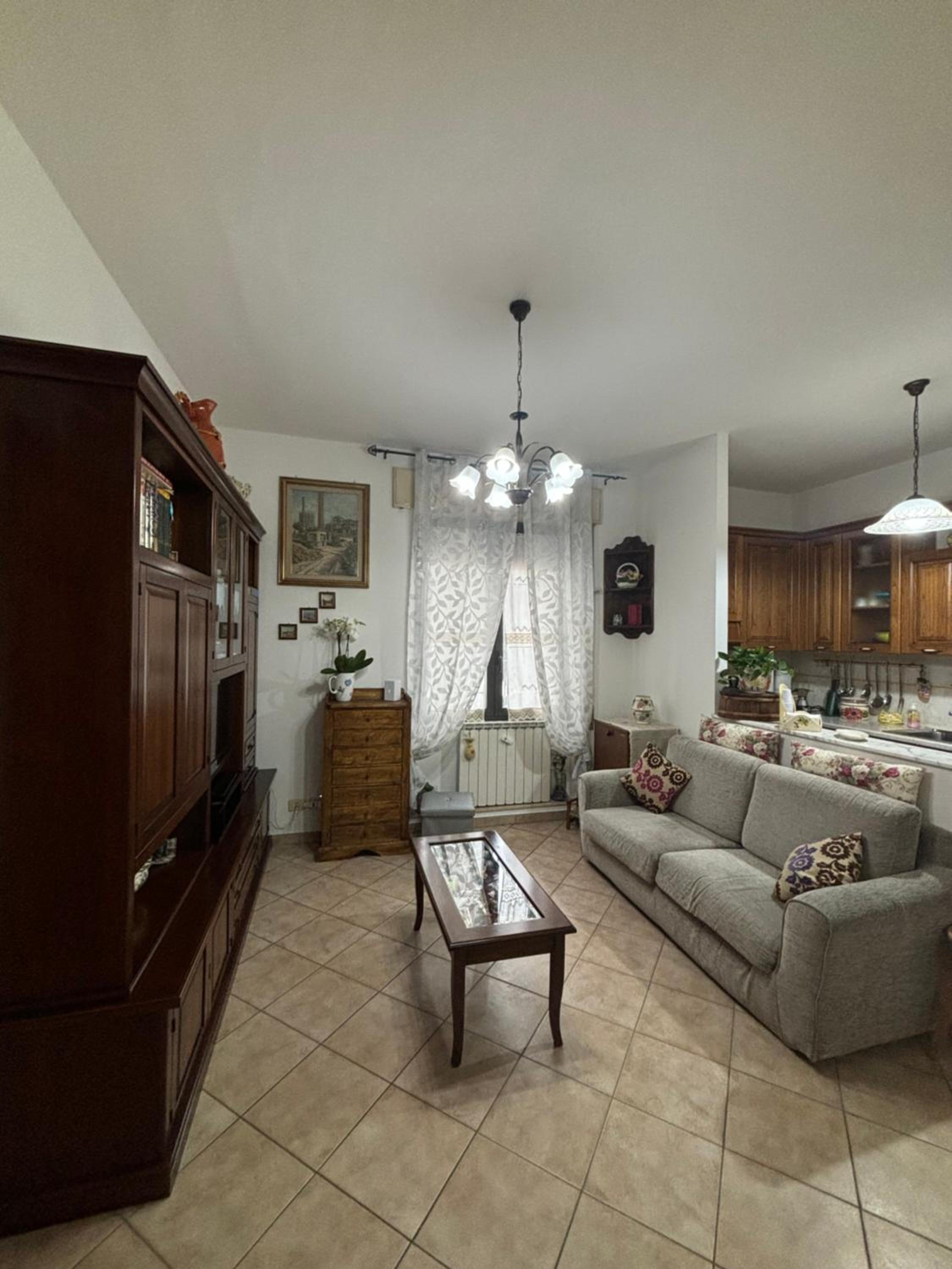 Nini House