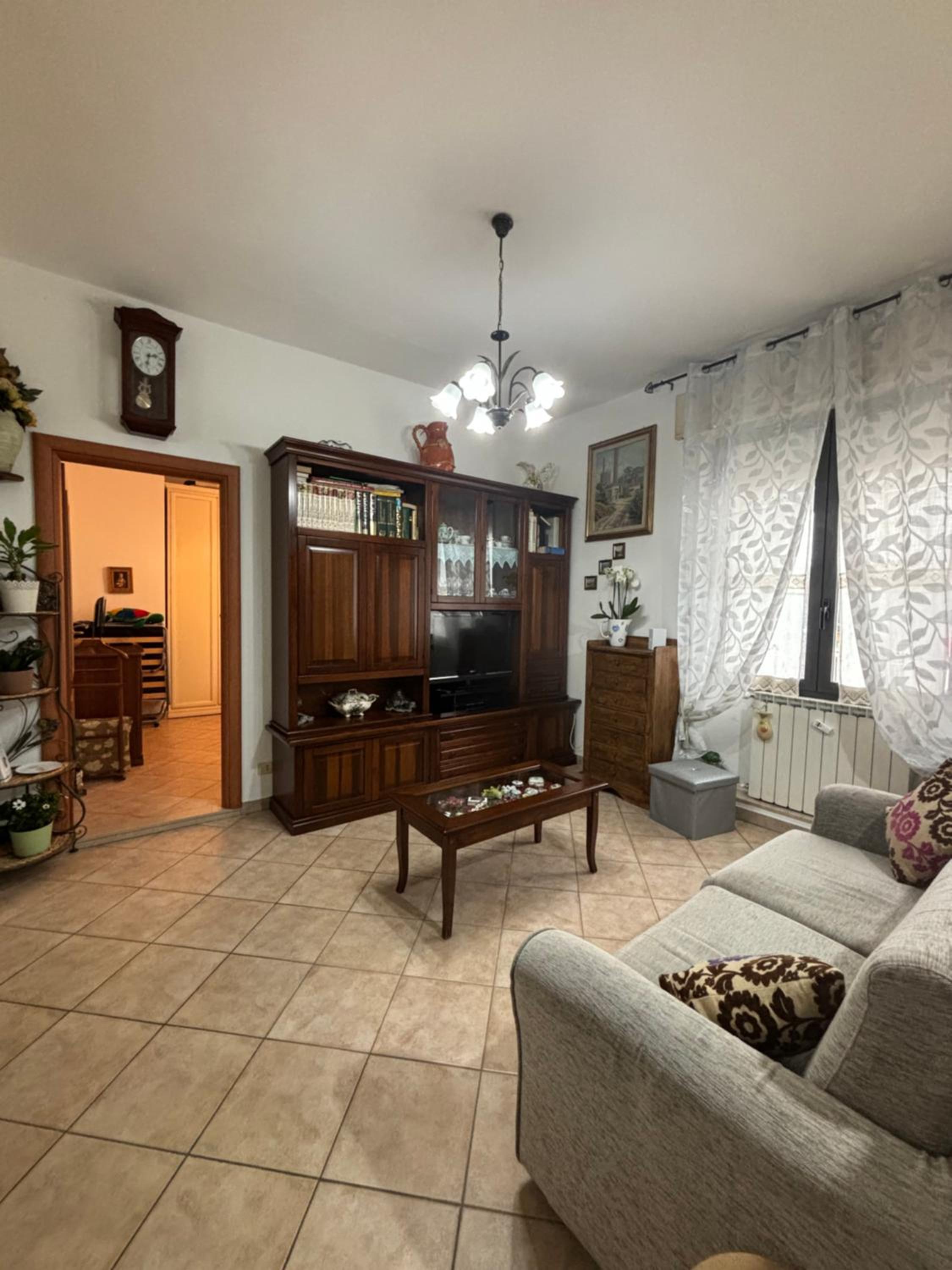 Nini House