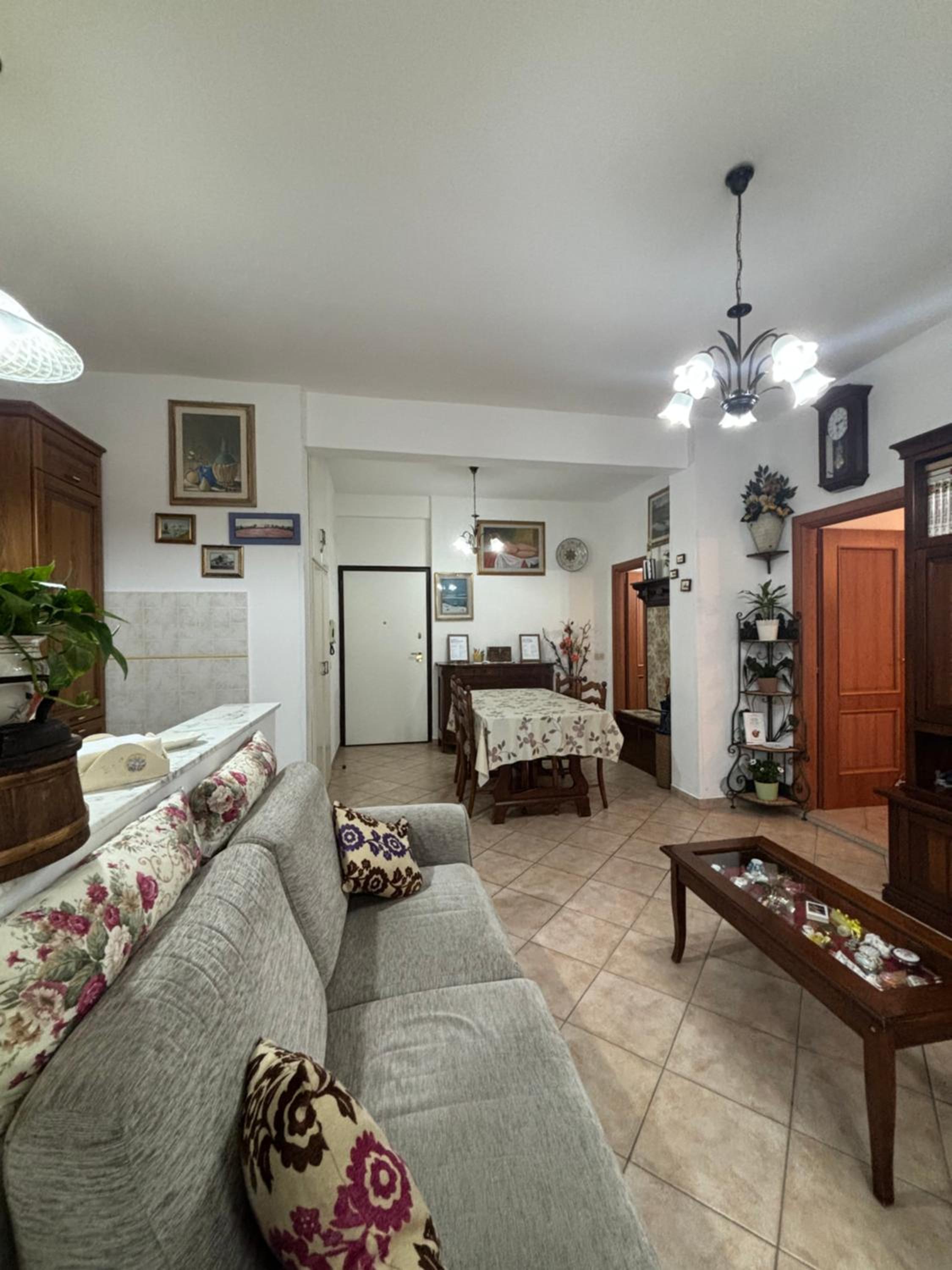 Nini House