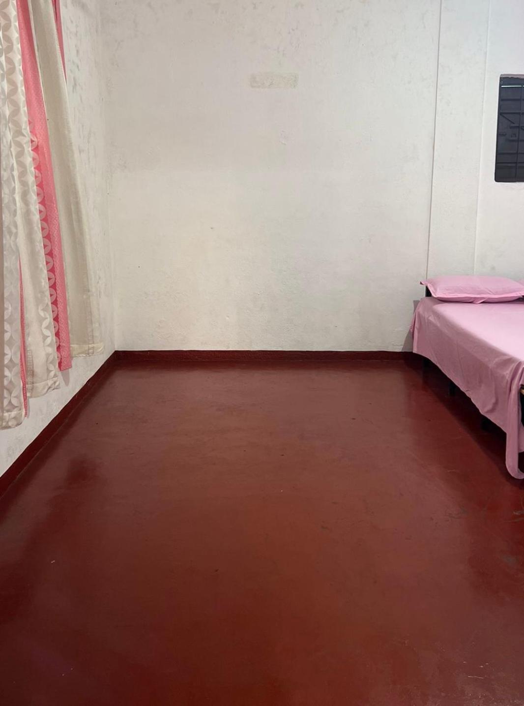 Lovely Room in Colombo 15 view 3