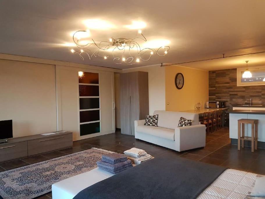 CONFINEDEISANTI Bed&Breakfast