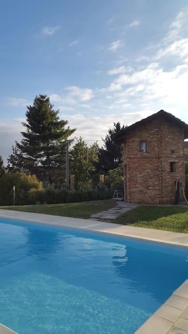 CONFINEDEISANTI Bed&Breakfast