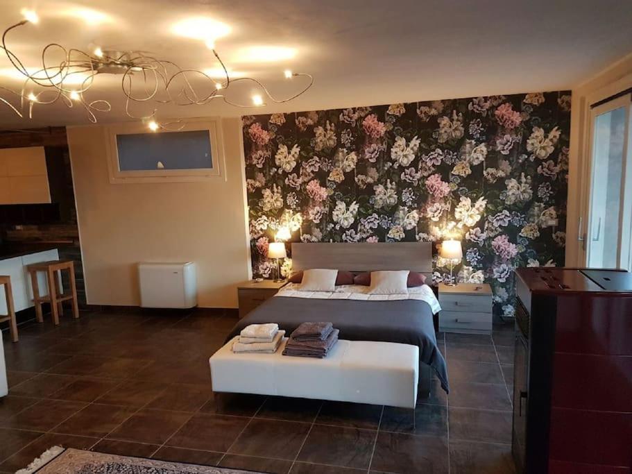 CONFINEDEISANTI Bed&Breakfast