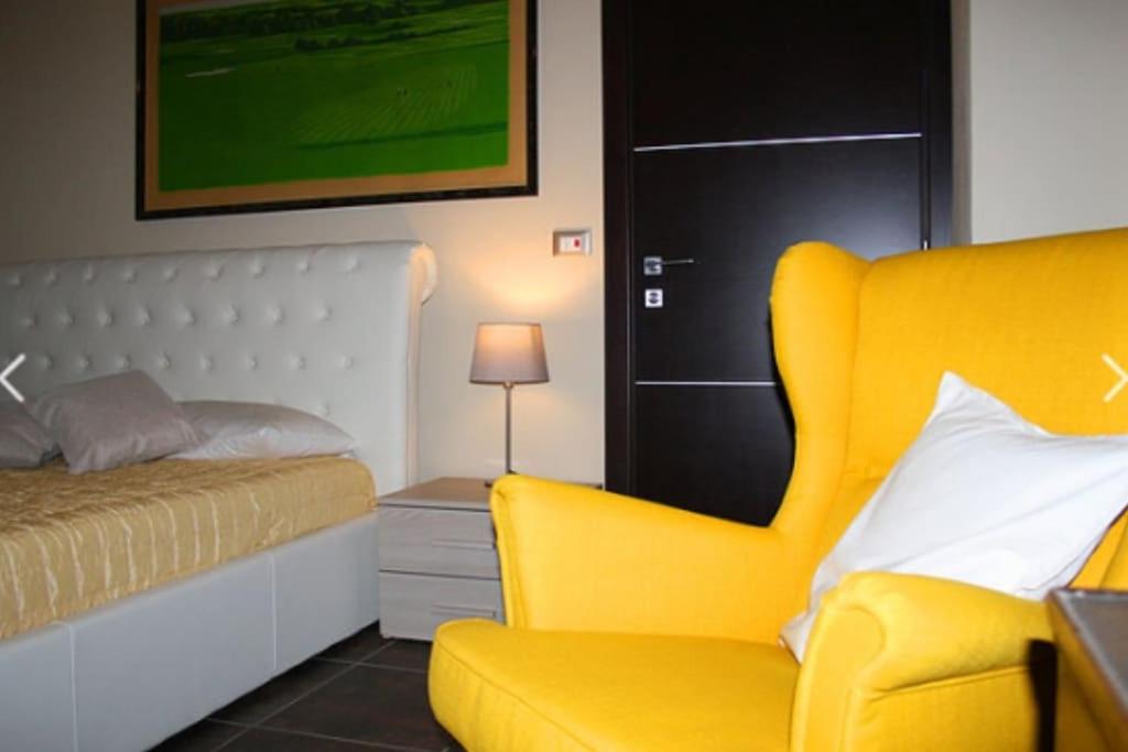CONFINEDEISANTI Bed&Breakfast