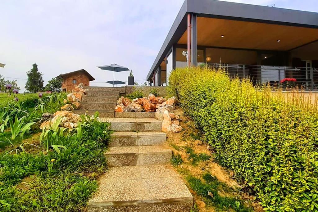 CONFINEDEISANTI Bed&Breakfast