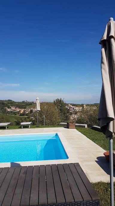 CONFINEDEISANTI Bed&Breakfast