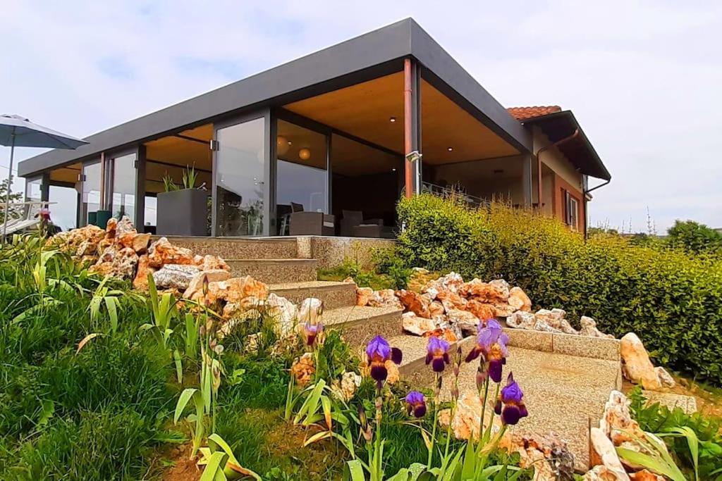 CONFINEDEISANTI Bed&Breakfast