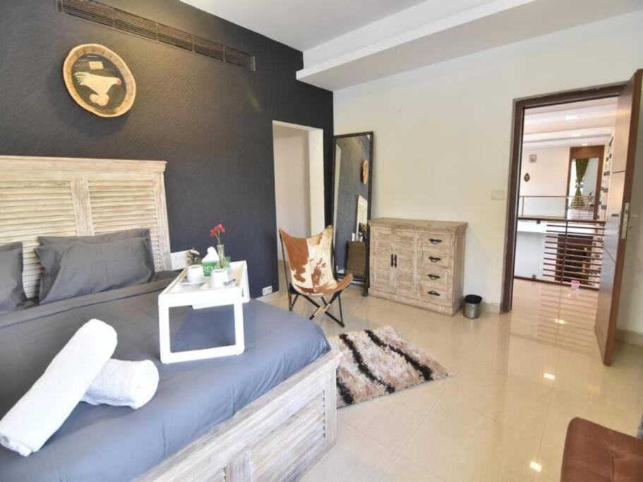 Redhomex Runway Villa
