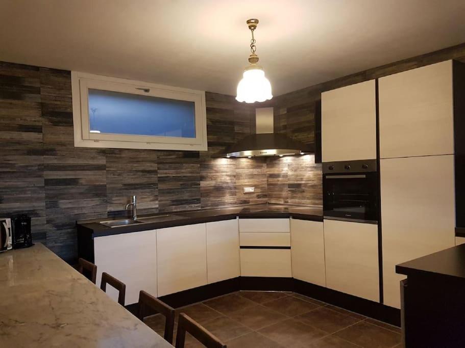 CONFINEDEISANTI Bed&Breakfast