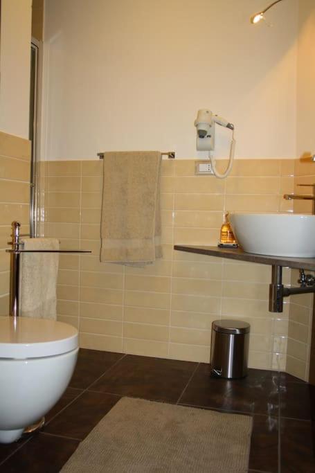 CONFINEDEISANTI Bed&Breakfast