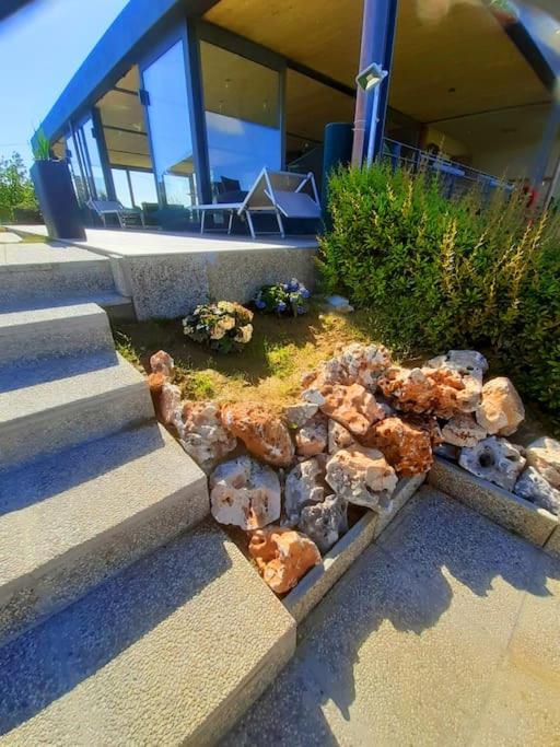 CONFINEDEISANTI Bed&Breakfast