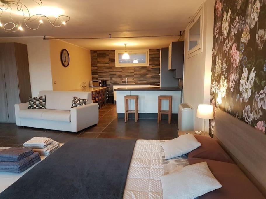 CONFINEDEISANTI Bed&Breakfast