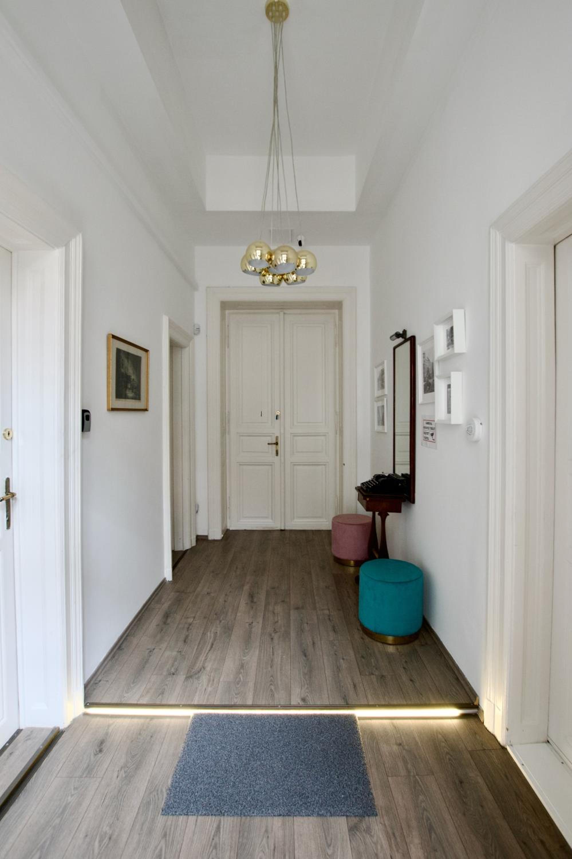 Studio Apartment by Hi5 Apartments- Erzsébet 44 view 2
