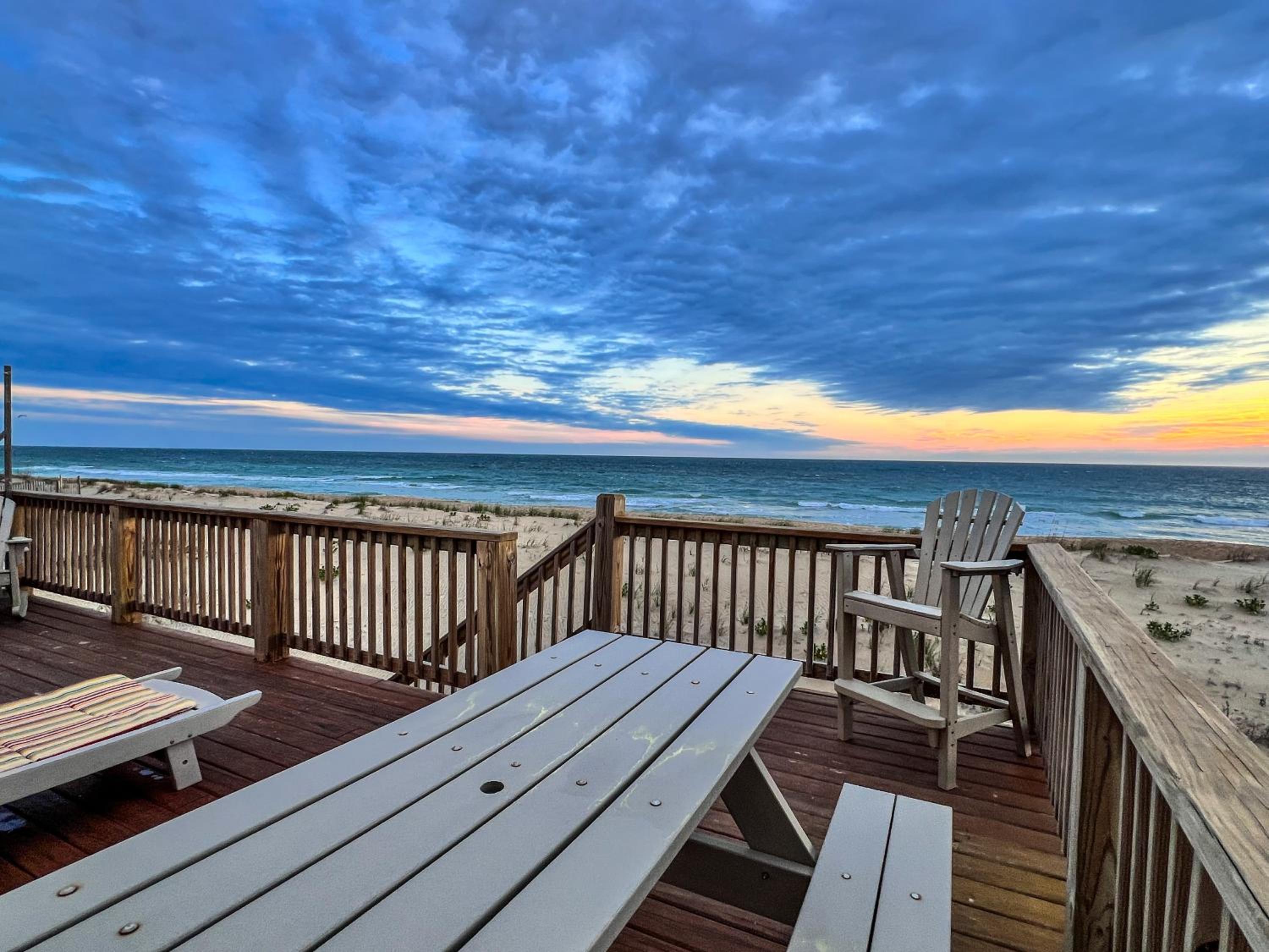 Mitch's Haven - Kitty Hawk MP 2, Oceanfront, 3 Bedrooms, Vintage Charming Cottage