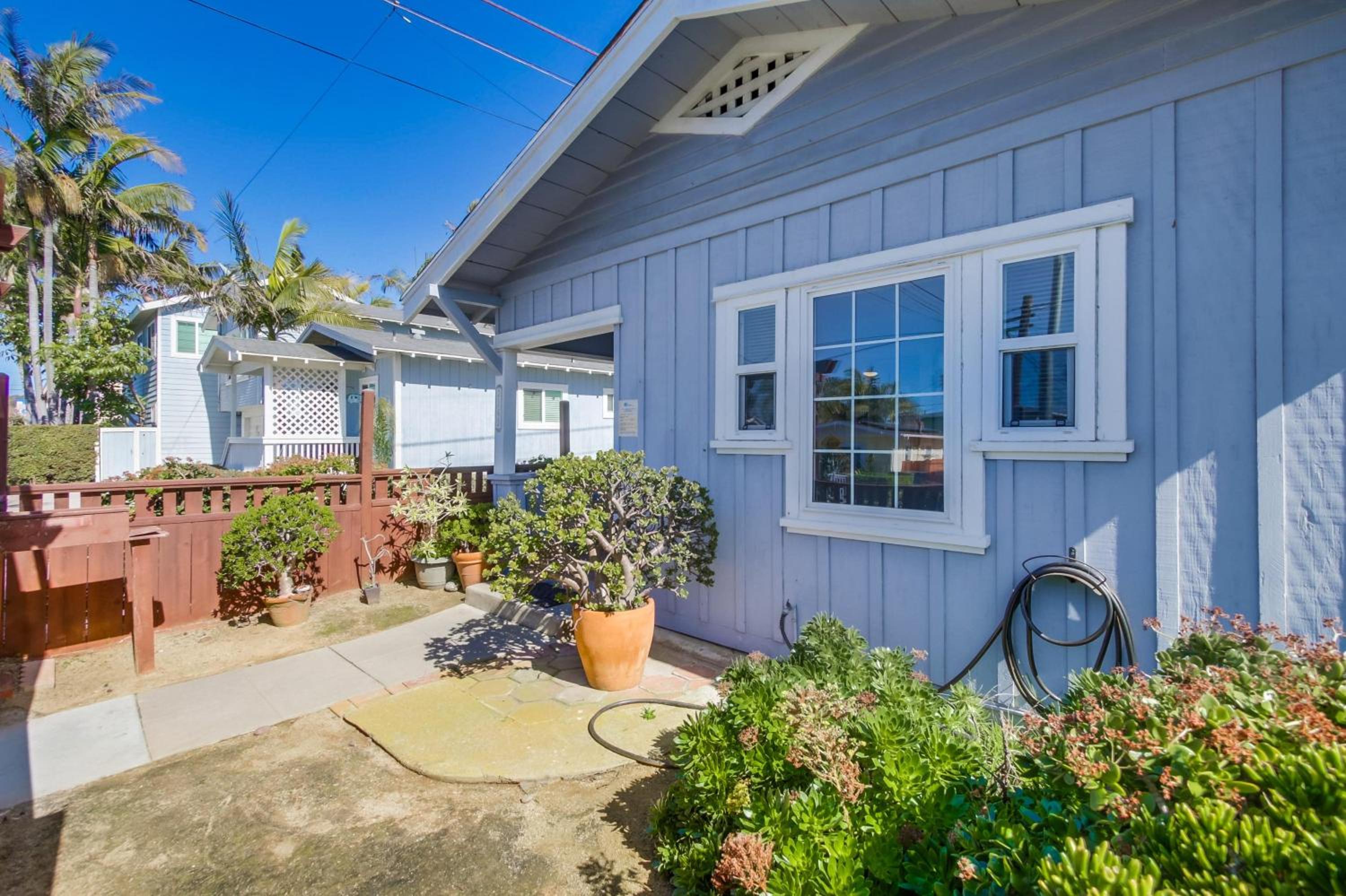 Ocean Beach Cottage view 4