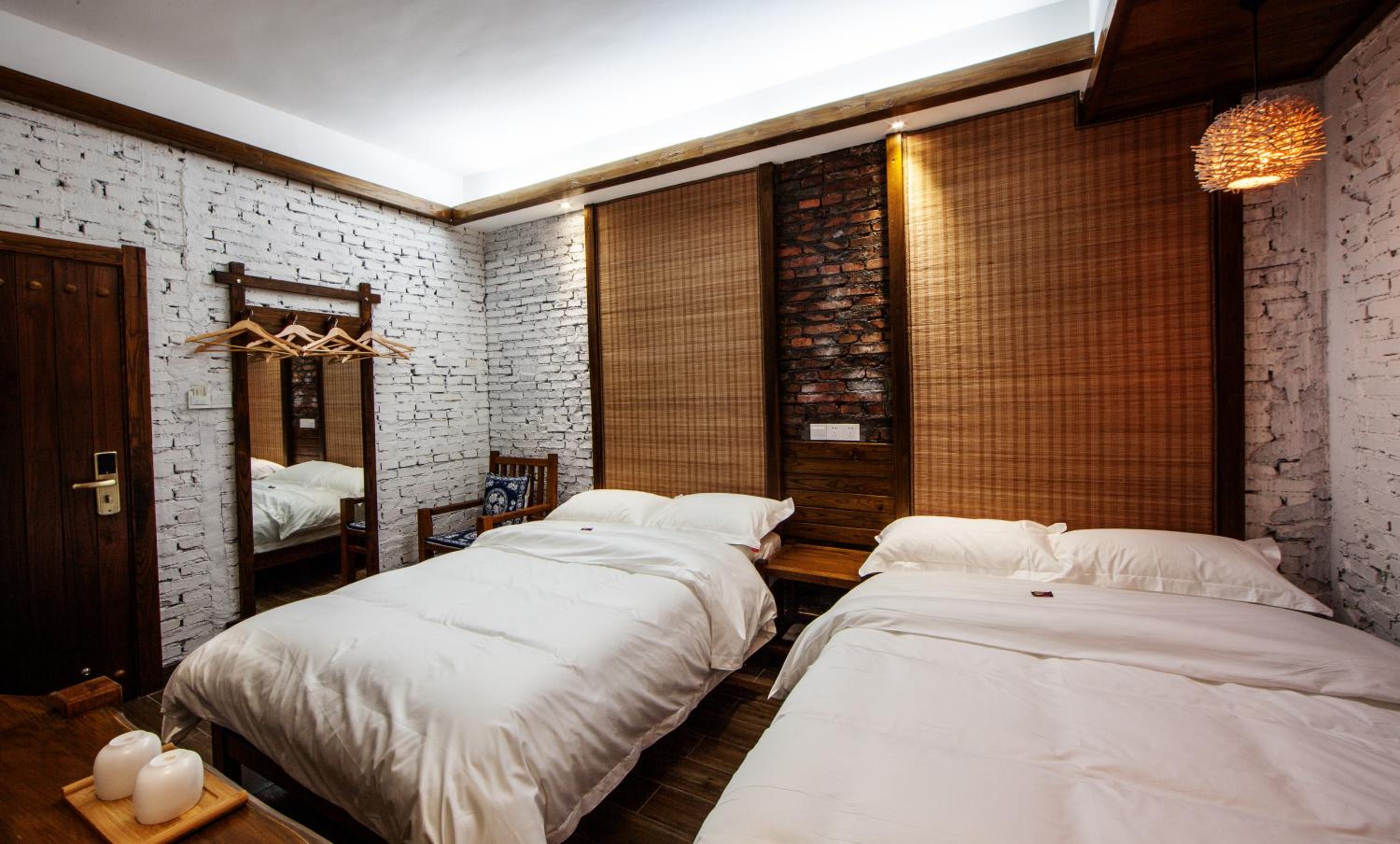 Hotel California Zhangjiajie