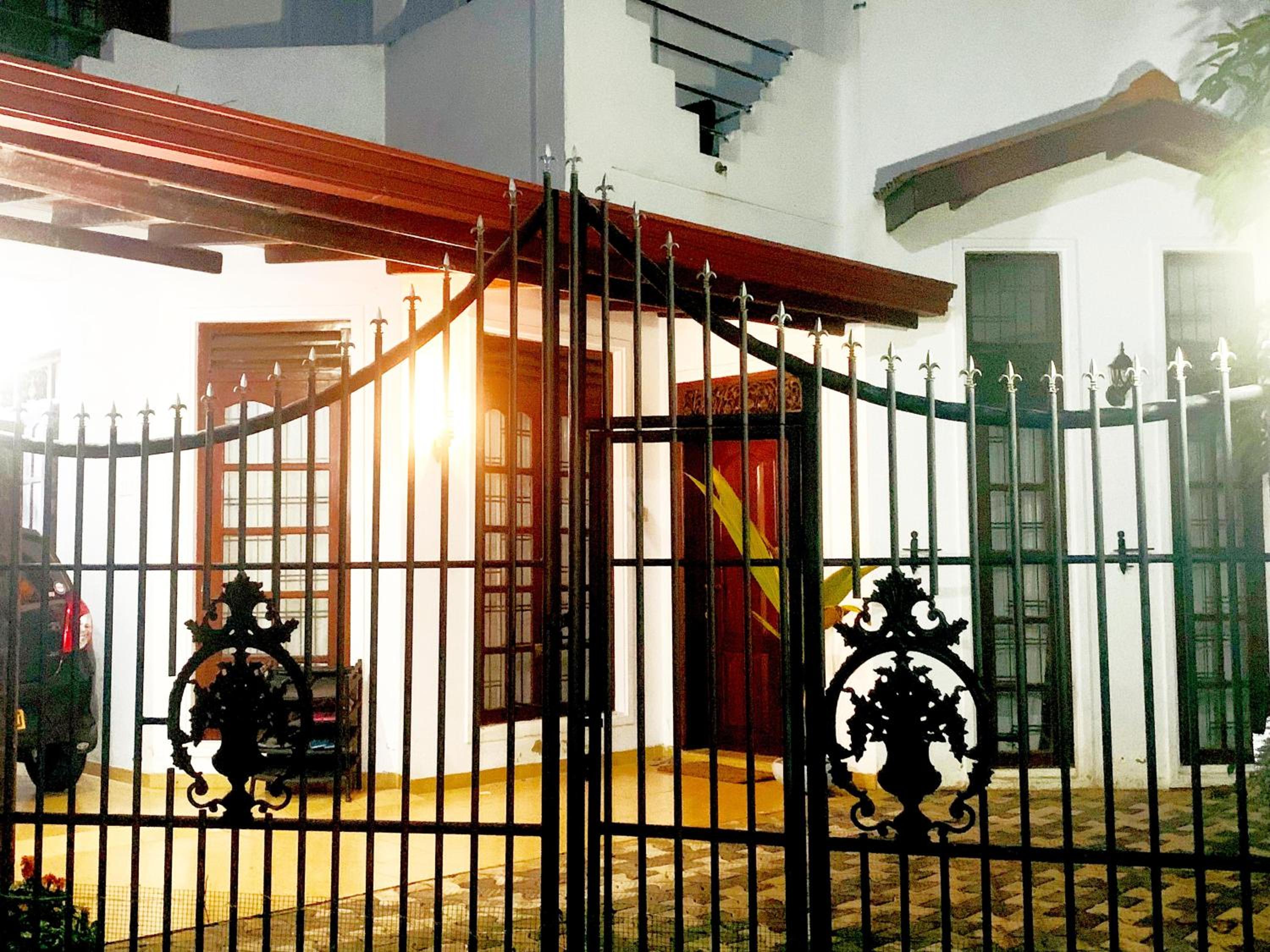 Matara Near Polhena & Mirissa Three Story House view 5