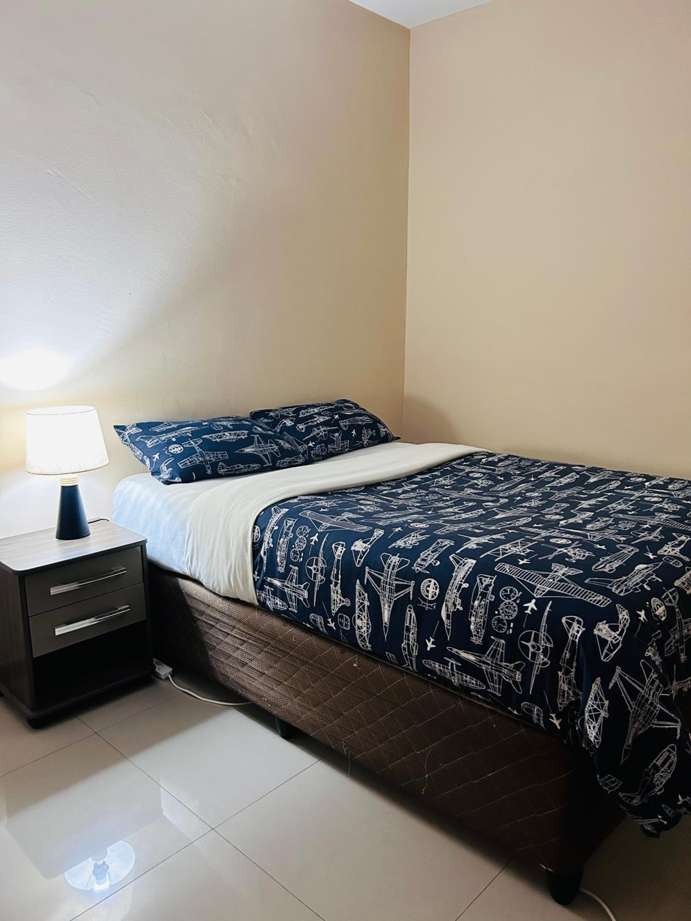 Tranquil Room in shared Apartment view 3