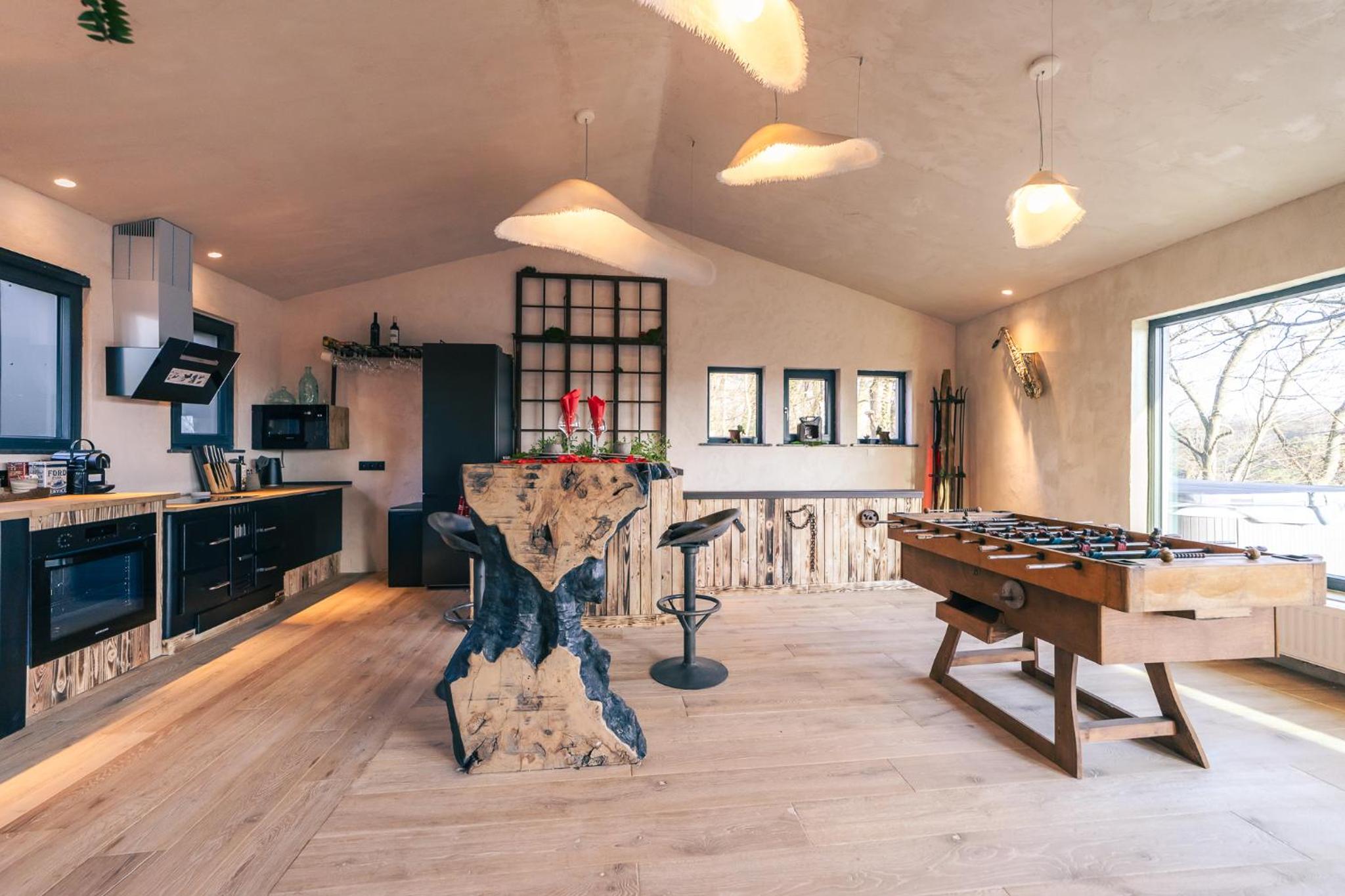 Unique Cottage w/ Amazing View & Private Wellness