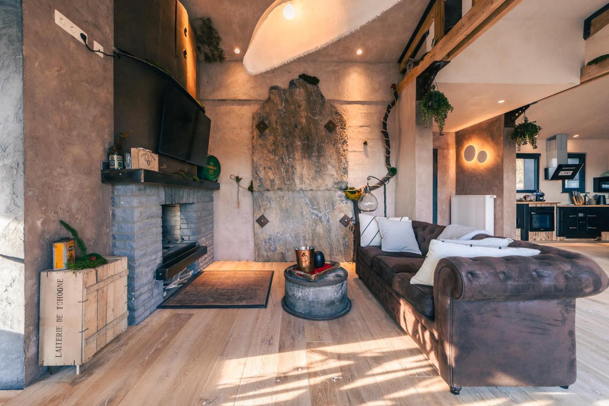 Unique Cottage w/ Amazing View & Private Wellness