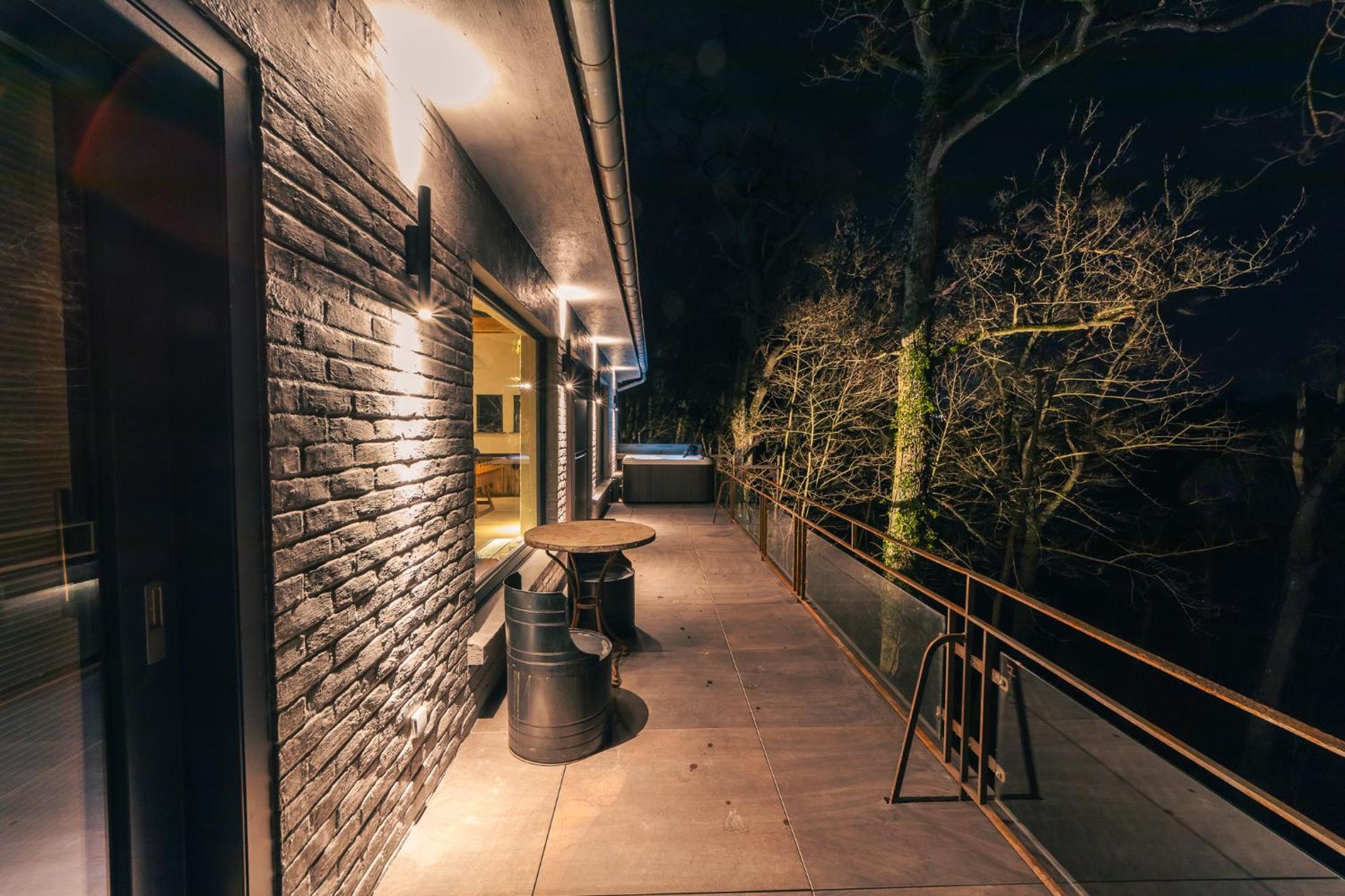 Unique Cottage w/ Amazing View & Private Wellness