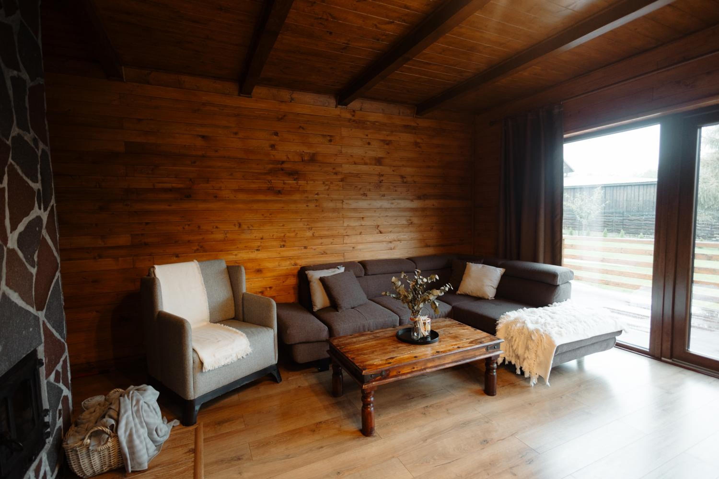 Twin Cabins / Cabanele Gemene view 4
