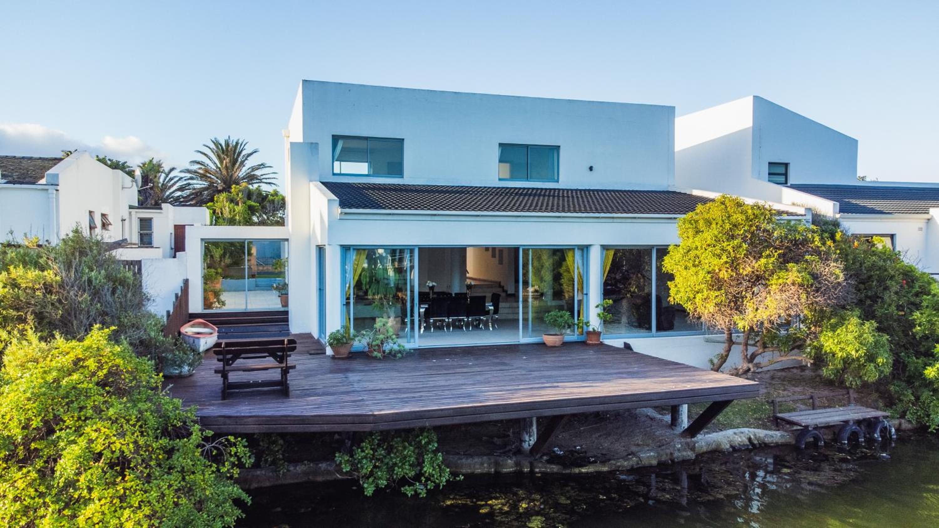 Hotel Near Beach Pool Mountain Views On Canal - Image 1