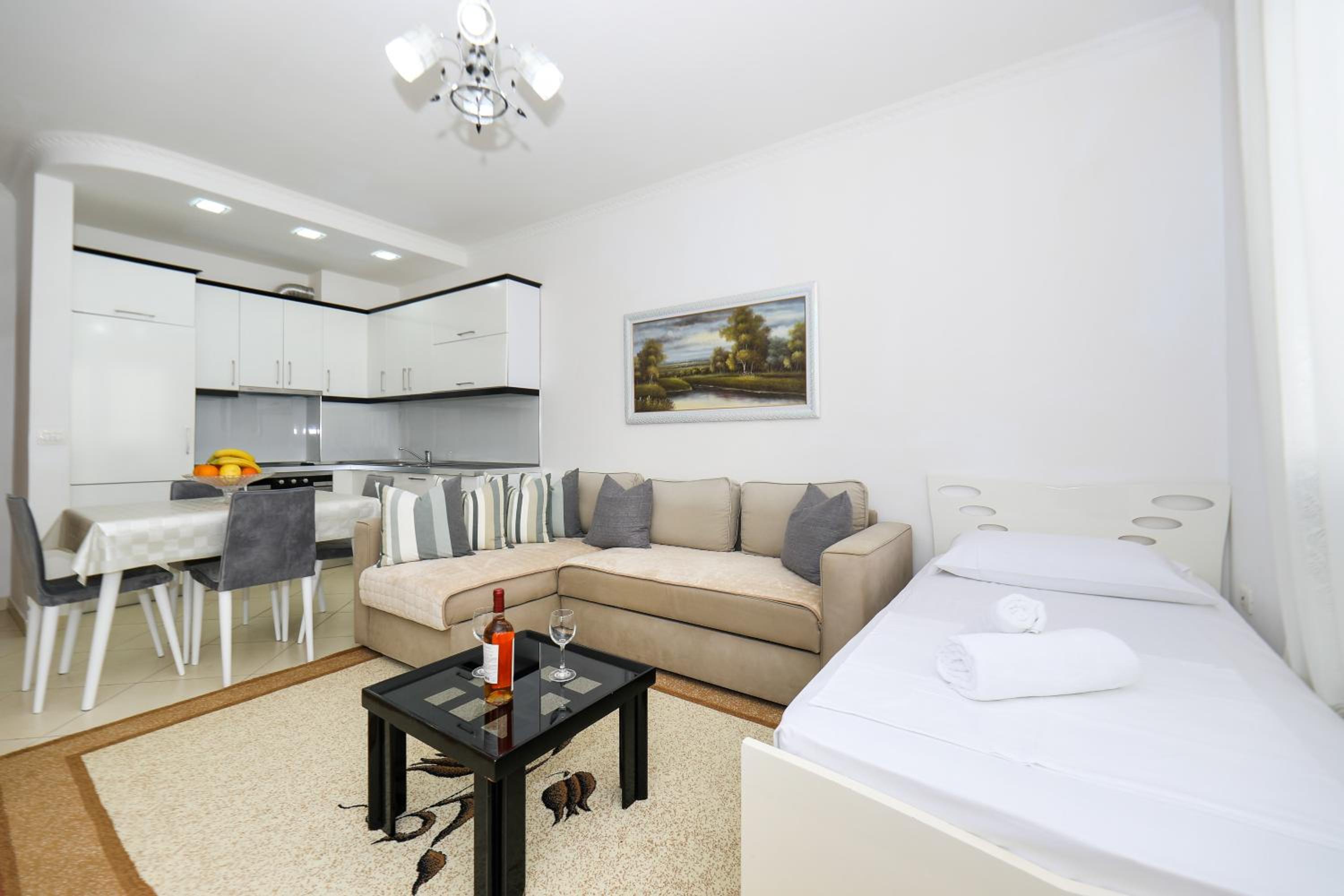 Jimi Apartments 2