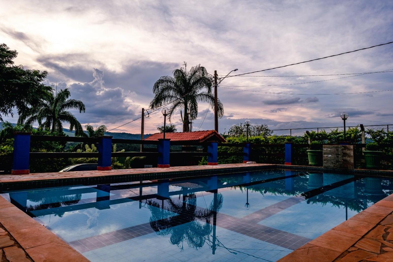 CHÁCARA TOP, com VISTA das Montanhas, PISCINA, PET FRIENDLY,, ESTACIONAMENTO ,Wi-Fi 213 Mbps