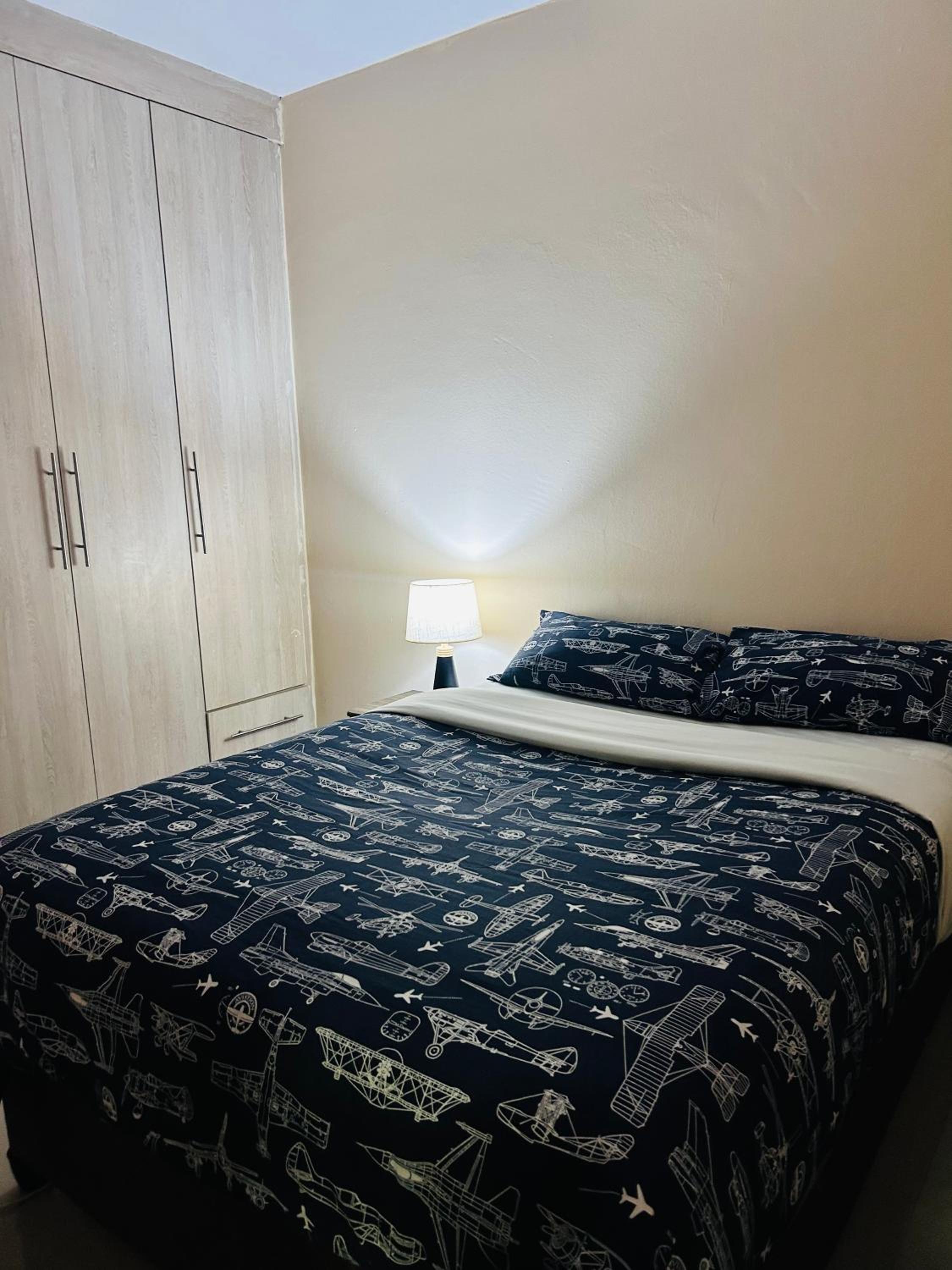 Tranquil Room in shared Apartment view 2