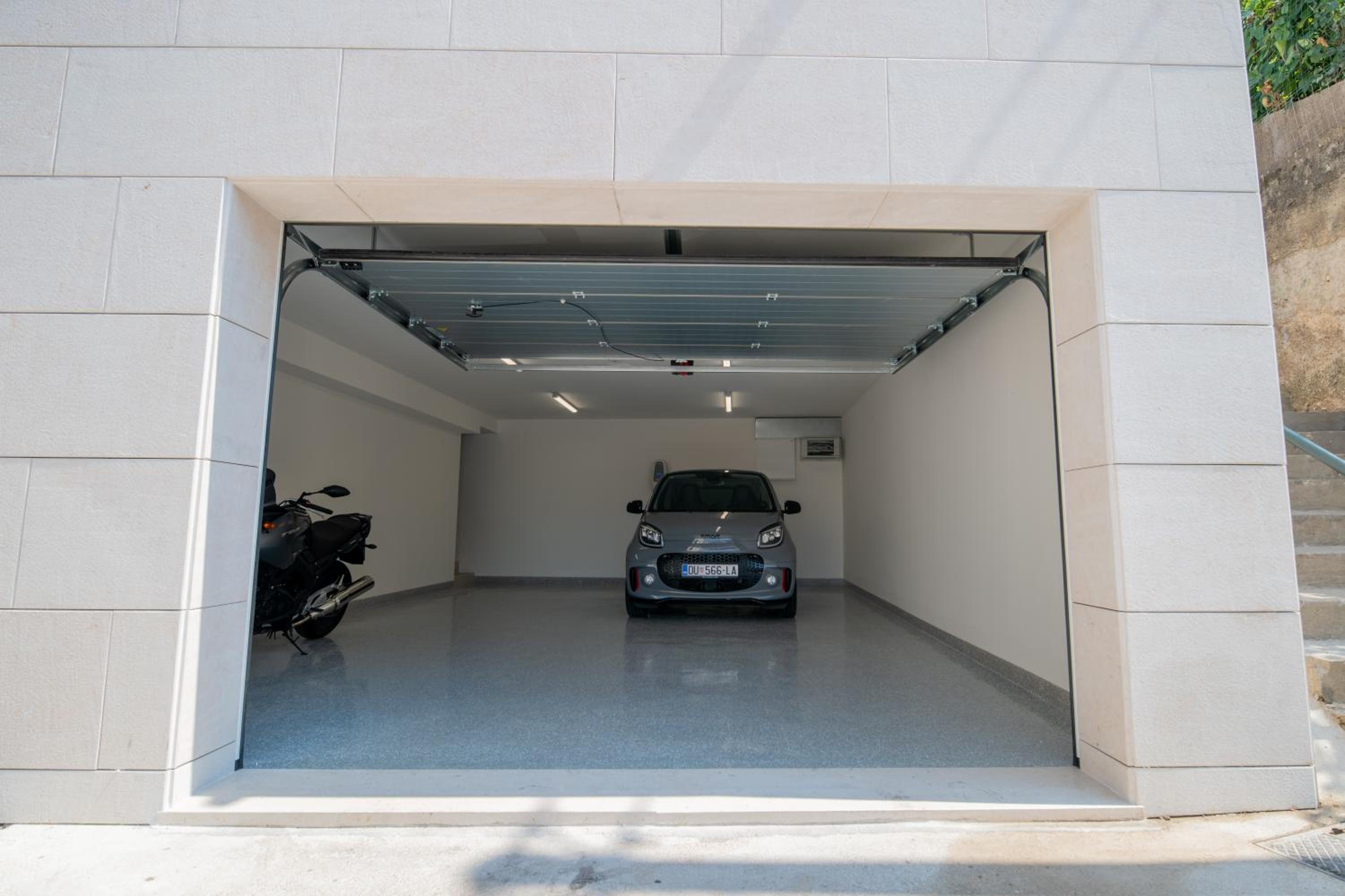 Brand New Villa Carmelita Exclusive with free Smart Car