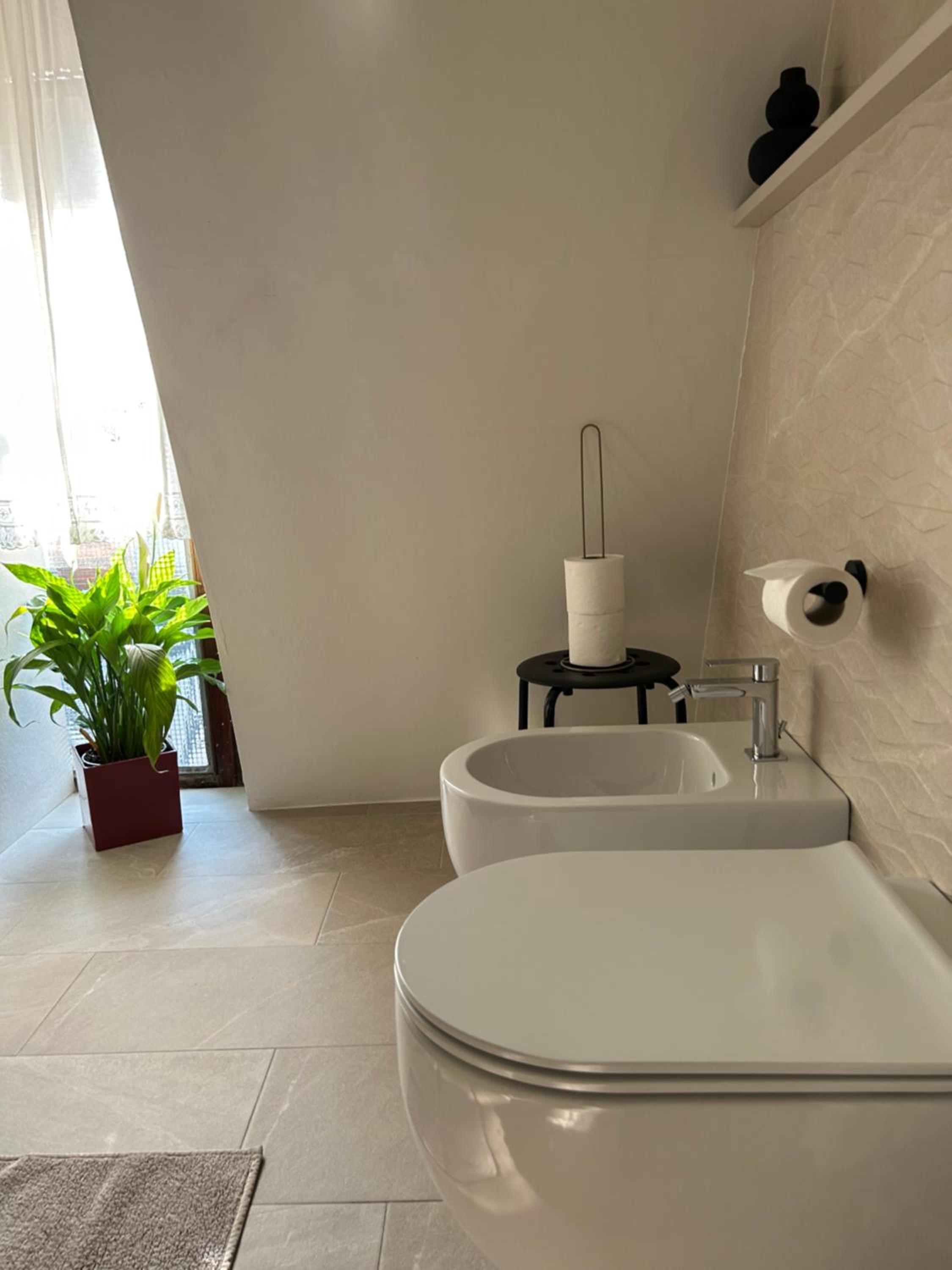 Easy Isola, for an easy stay