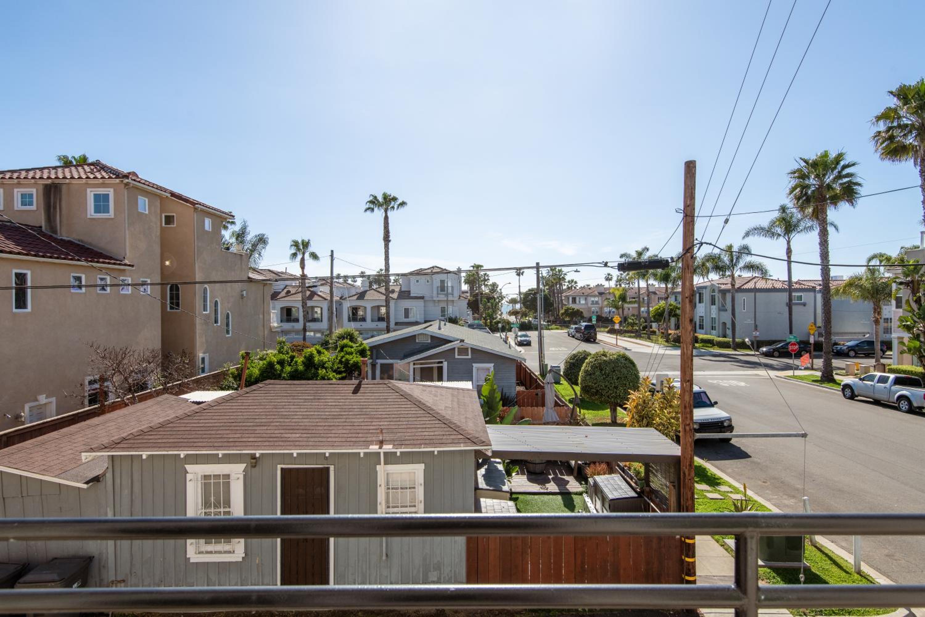 Modern beach home with rooftop - Ocean View! view 3