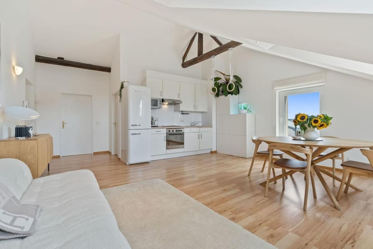 Modern 1-Bedroom near Train Station & Old Town view 2