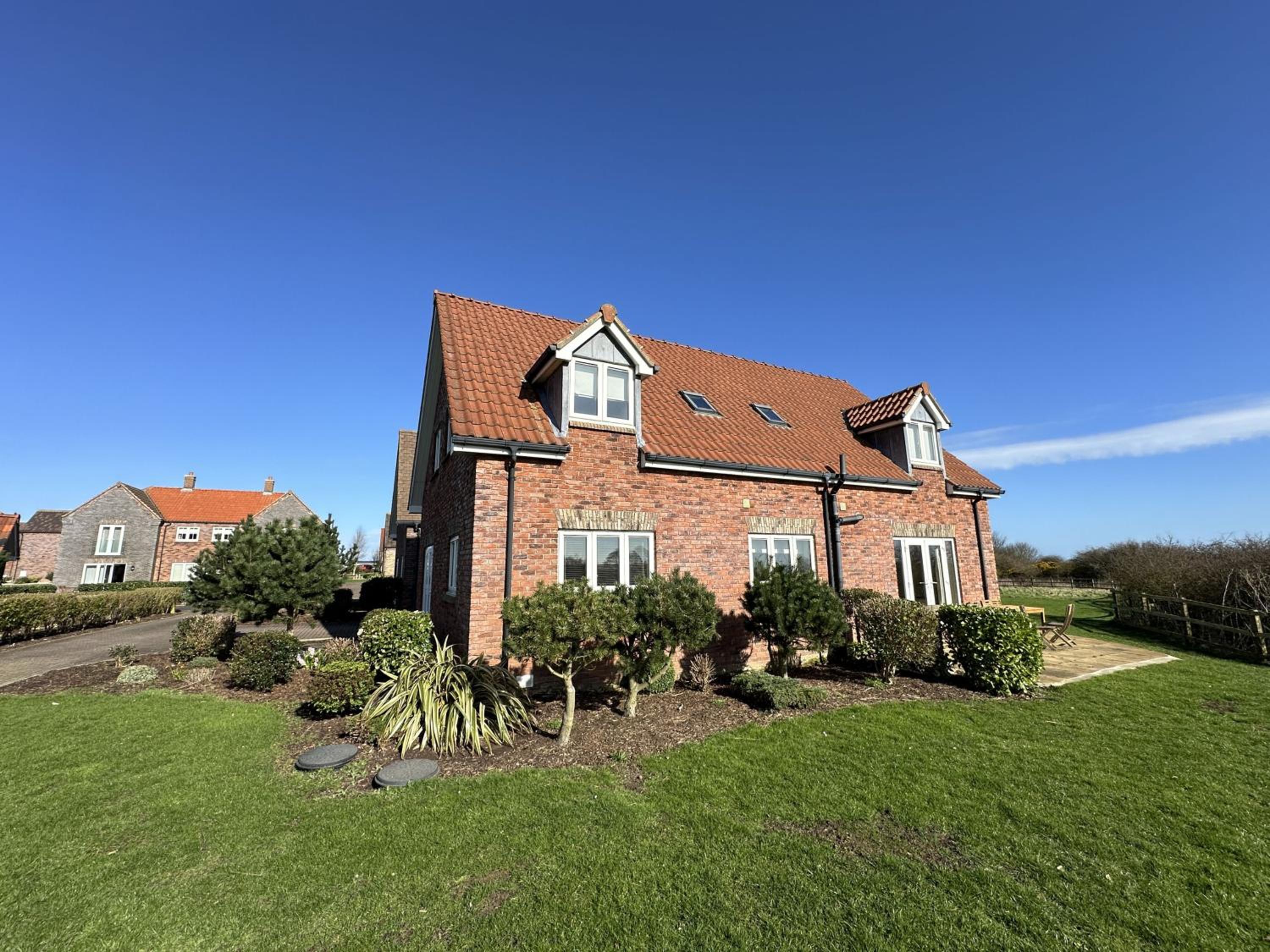 Sunrise View - Balcony and Seaview - Part of the The Bay Filey Holiday Village with pool, gym and direct beach access, pub, restaurant, tennis and meadows