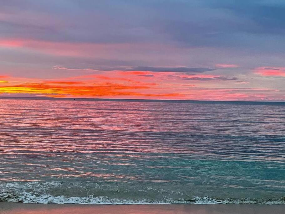 Peaceful and lovely apartment! Front beach