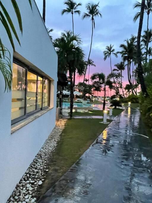 Peaceful and lovely apartment! Front beach
