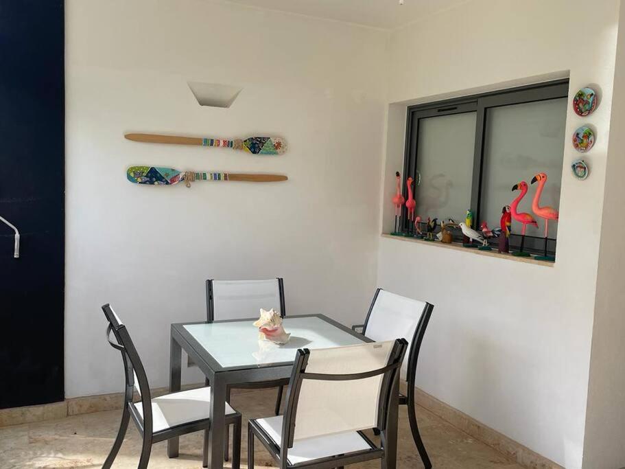 Peaceful and lovely apartment! Front beach