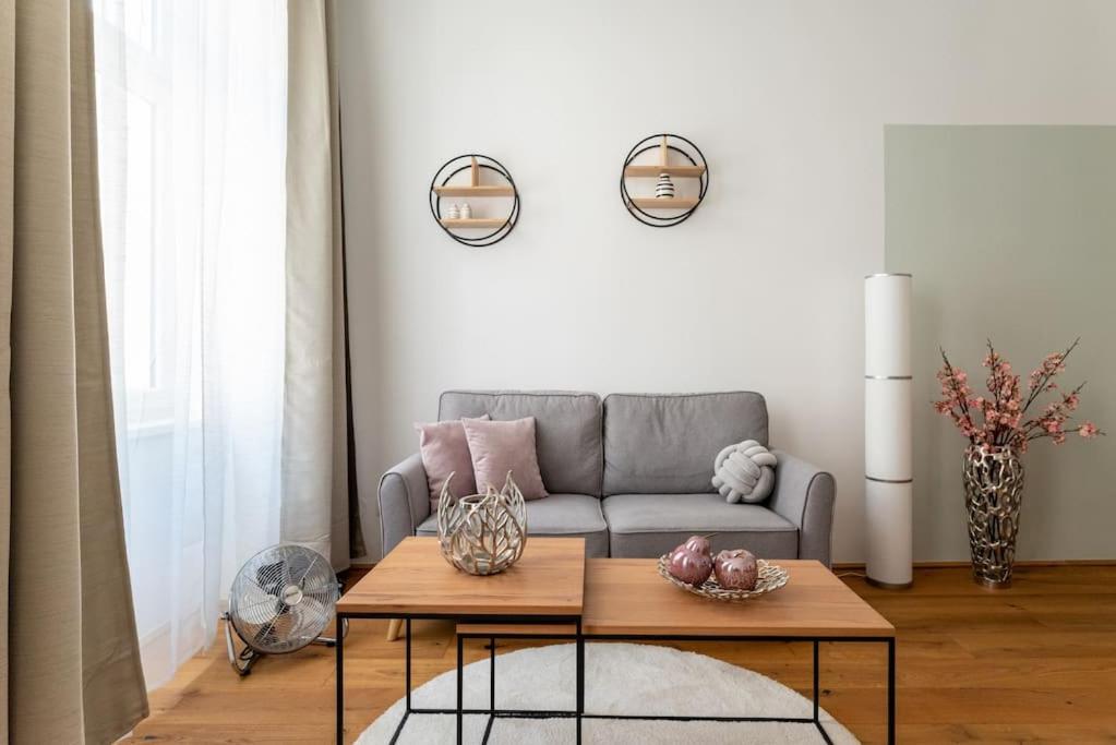 1BR Oasis with Easy City Access by HM